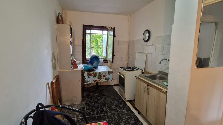 Apartament 2 camere Dec 47 mp Podul de Fier 99000 euro - Poză 5