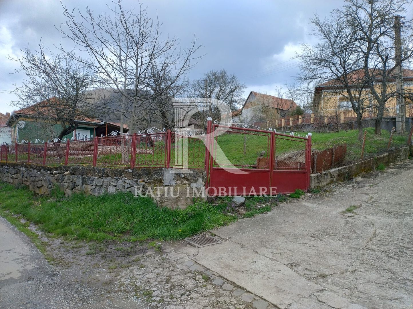 Casă din cărămidă | Teren 800 mp | Anexe tradiționale | Magura-Toplita - Poză 7