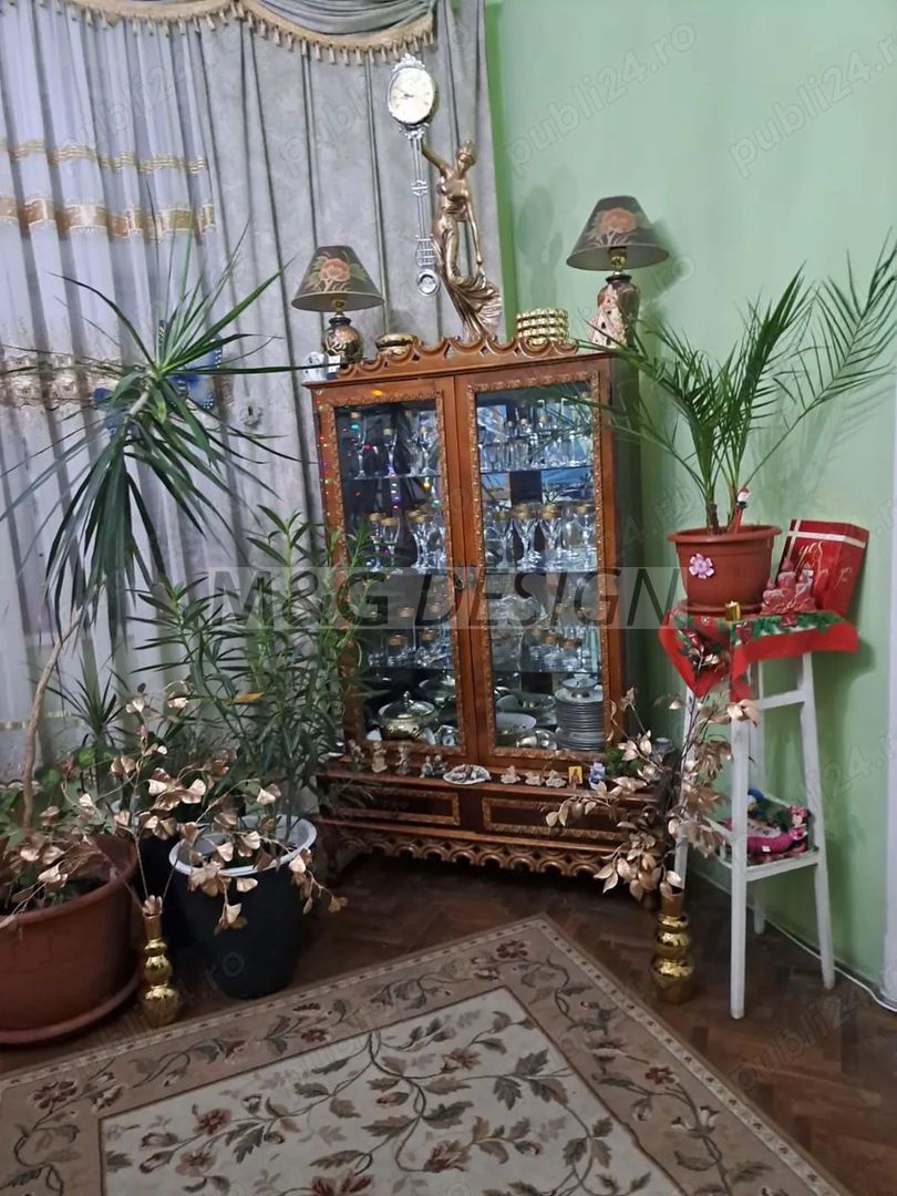 Apartament 4 camere zona Fabric  curte comuna - Poză 2