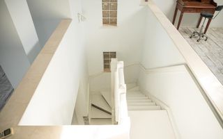 Pipera - Vilă modernă cu 4 dormitoare, curte generoasă și parcare subterană - Poză 3