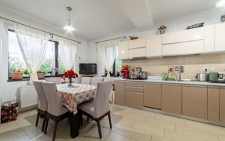 Apartament decomandat doua camere  cartier Banat - Poză 5