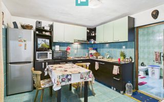 Casă 2 camere la DN7 în Odvoş - Poză 8