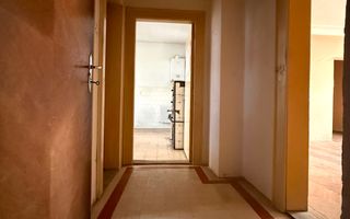 Apartament la casa 4 camere 4 bai 219.5 mp utili si garaj zona Central - Poză 4