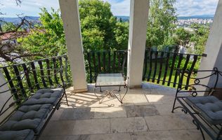 Casă elegantă lângă HOTEL BELVEDERE. Panorama spectaculoasa.