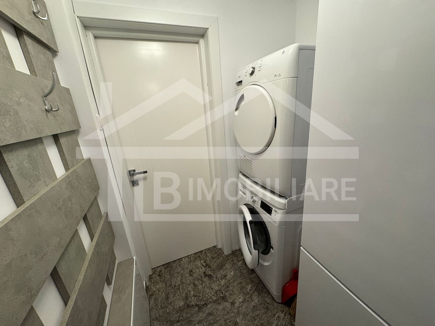 Apartament cu 2 camere, decomandat, 65mp, Zona Ultracentral - Poză 13