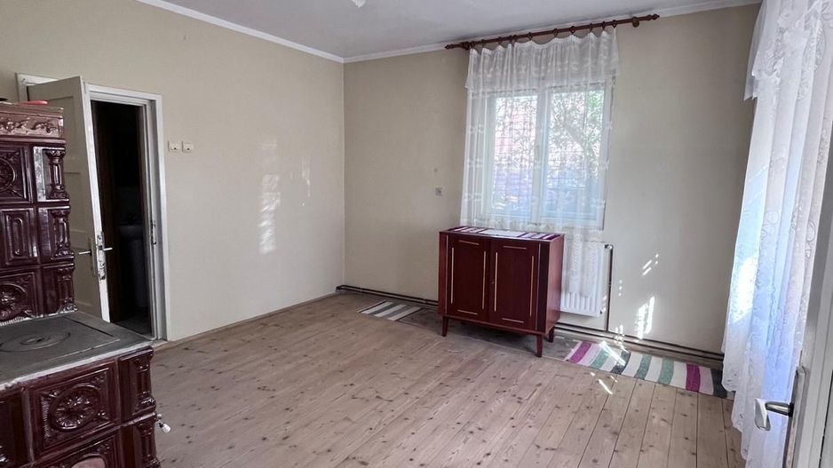 Casa de vanzare cu 3 camere, zona Schit - Poză 4