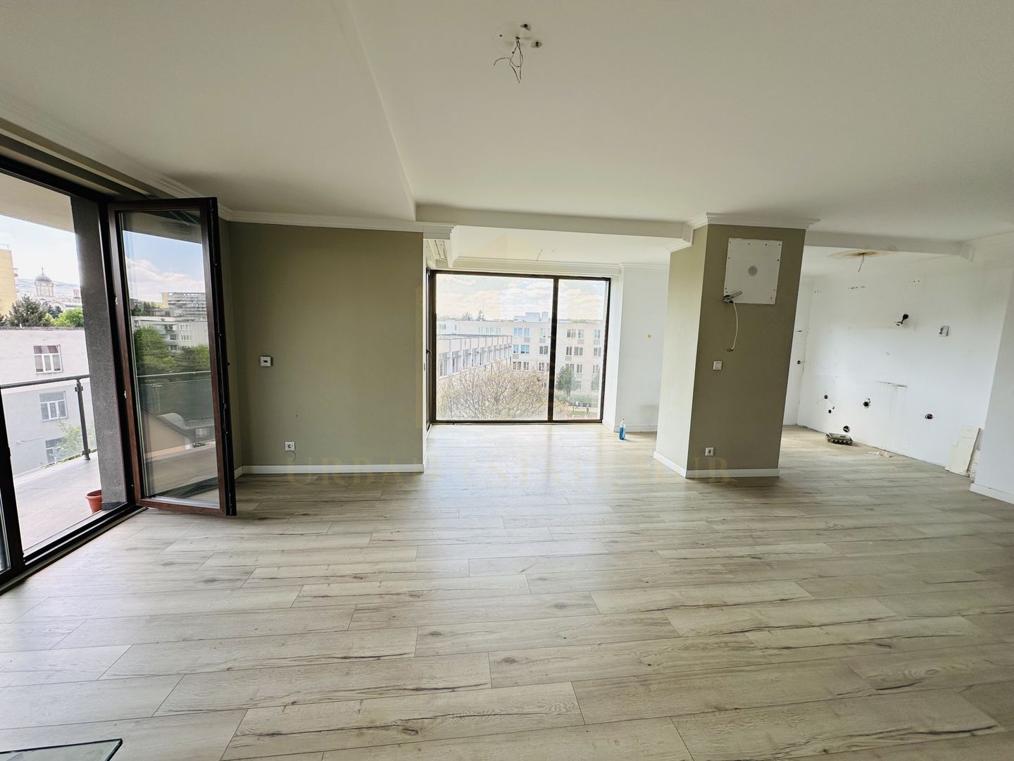 Vanzare apartament 3 camere, parcare, zona Iulius Mall, FSEGA - Poză 3