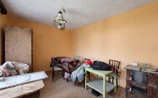 Casa cu doua corpuri de cladire, localitatea Chesint - Poză 6