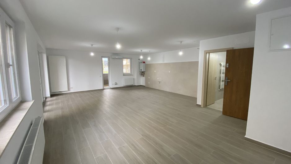 Spațiu comercial / Birouri de închiriat în Urban Plaza | Predare imediată - Poză 12