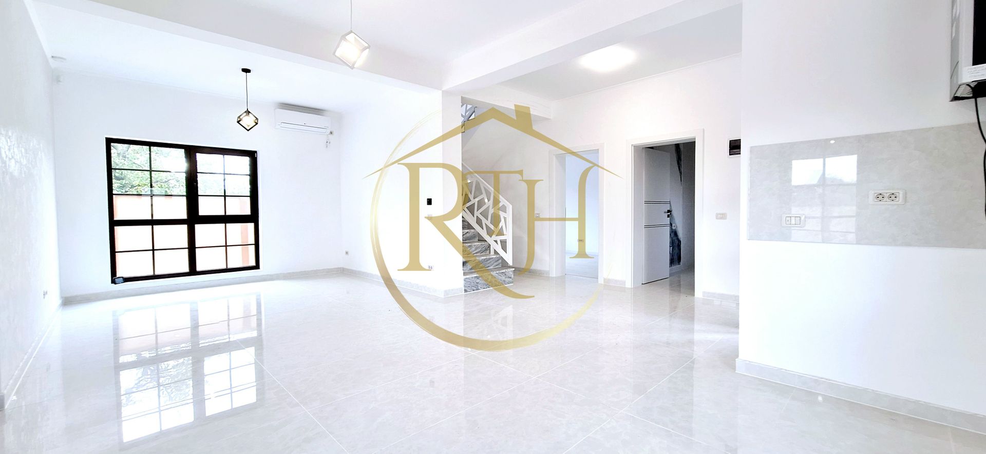 Oferim spre vanzare casa deosebita, cu 5 camere,Giroc, zona Centrala0% Comision - Poză 1