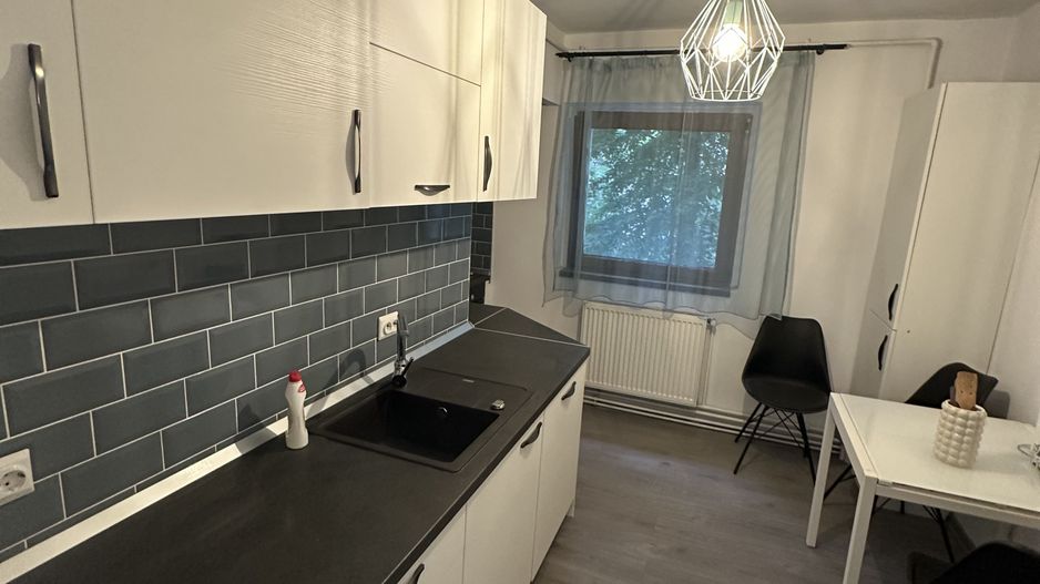 Apartament 3 camere  renovat in zona Lipovei - Poză 19