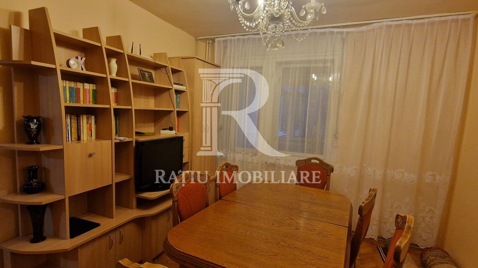 Apartament cu 4 camere | Decebal | 68 utili | Lift | Oradea - Poză 3