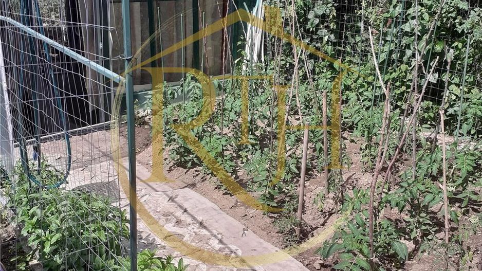 Oferim spre vanzare un ap 2 camere la curte comuna +75mp teren - Poză 9