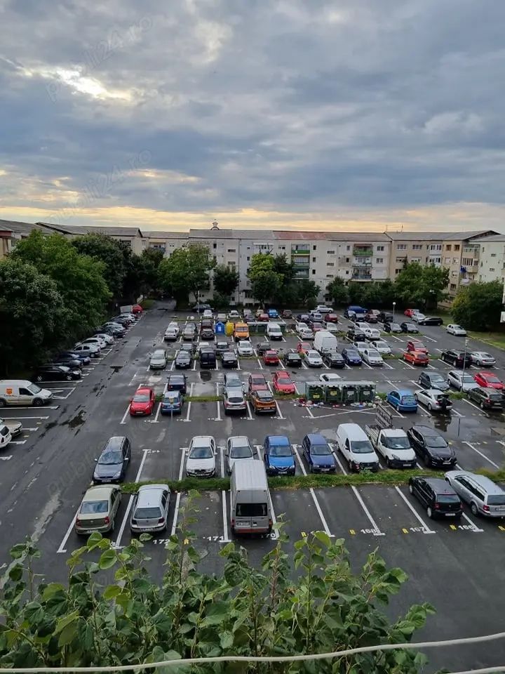 BRASADAS vinde ap 3 cam etaj 4/4 70mp Micro 16. - Poză 2