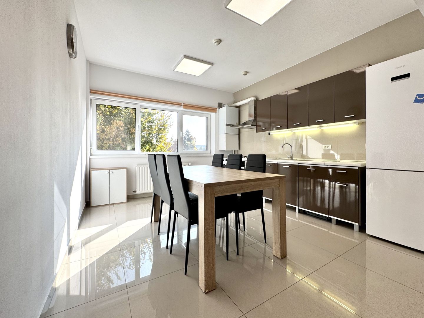 Apartament 4 dormitoare, luminos si spațios, lângă Parcul Copiilor - Poză 4