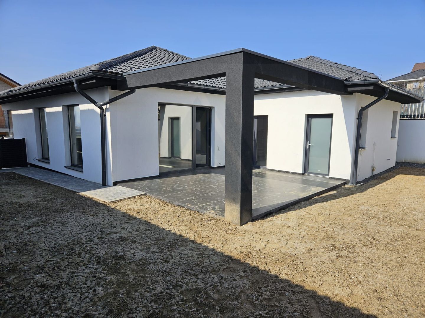 Casa individuala pe un singur nivel 123 mp teren 390 mp in Sura Mare - Poză 1