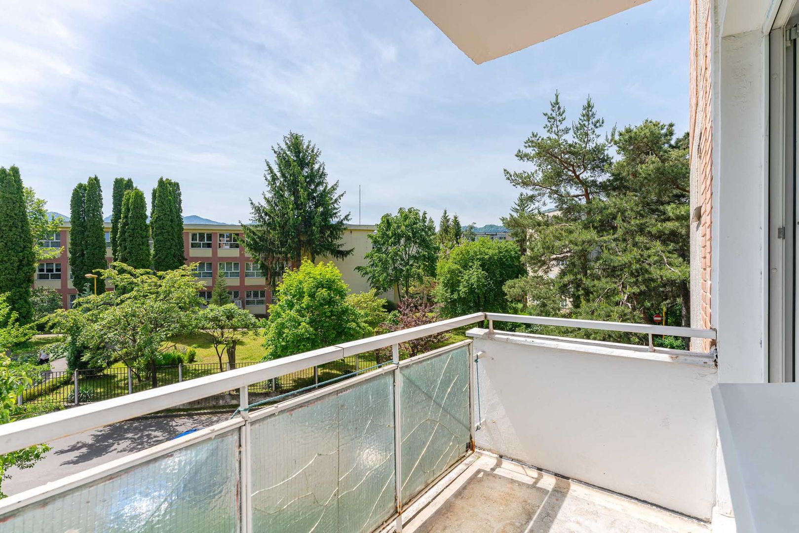 Apartament mobilat si utilat cu loc de parcare - Poză 14