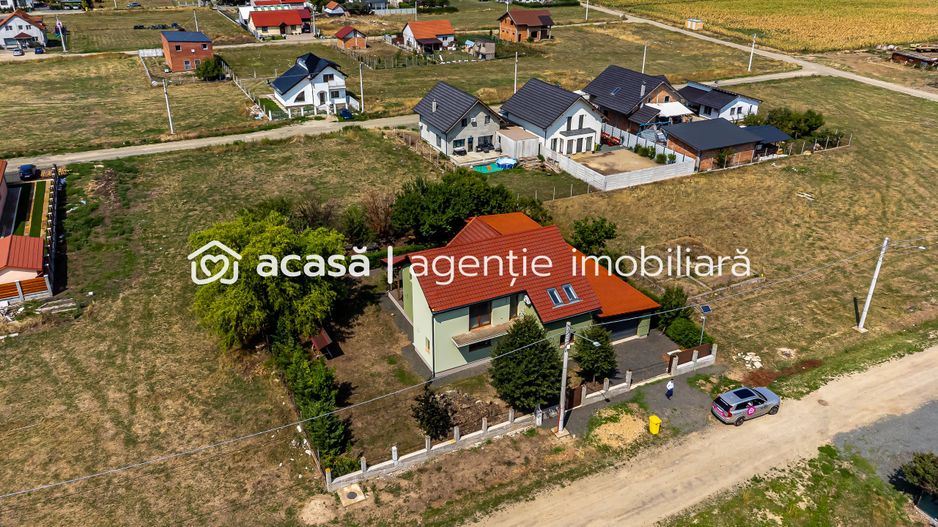 REDUCERE Casă nouă, spațioasă, în cartierul rezidențial din Curtici - Poză 3