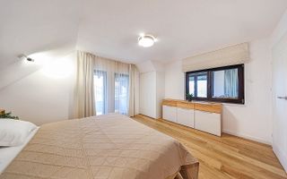 Proprietate Deosebita - Poză 47