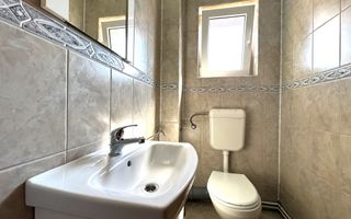 Apartament cu 3 camere, 2 băi și loc de parcare în curte – Turnișor - Poză 9