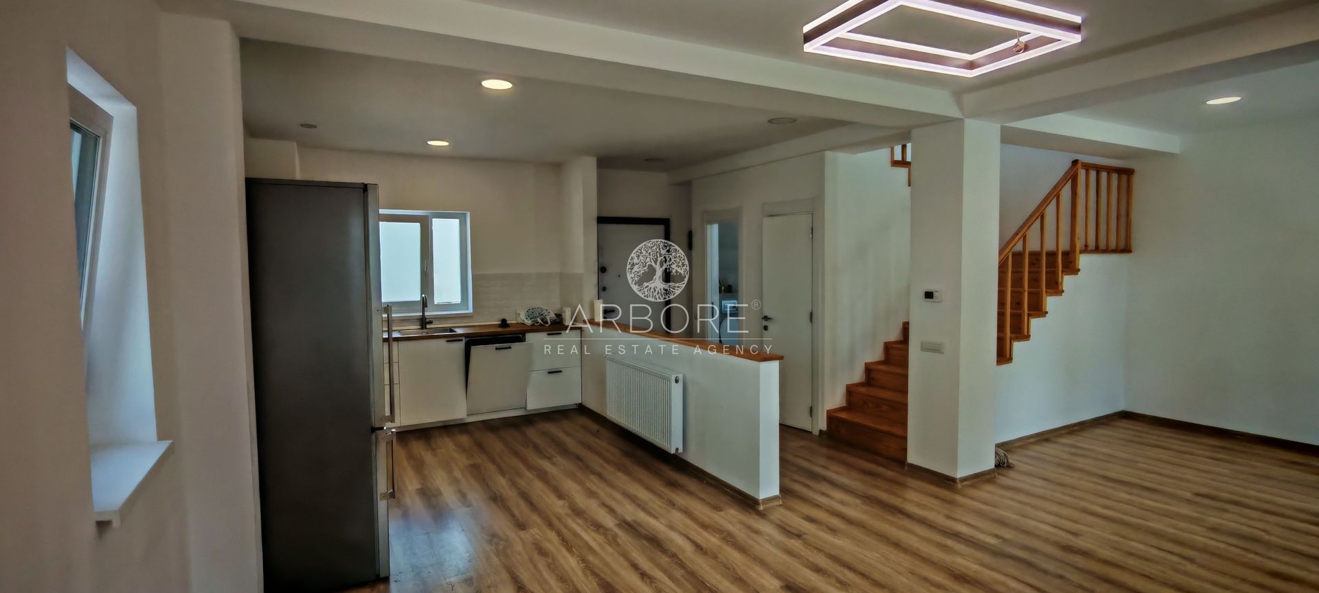 Vila 4 camere - 3 bai | Ideal pentru familie zona Otopeni pet friendly - Poză 2