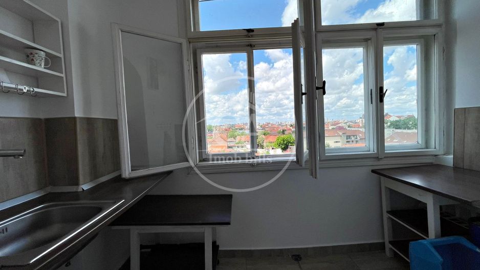 Apartament cu 3 camere de închiriat în zona Centrul Civic, Oradea - Poză 11