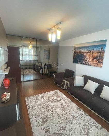 De vanzare 3 camere decomandat Piața Sudului Fantana Florilor - Poză 3