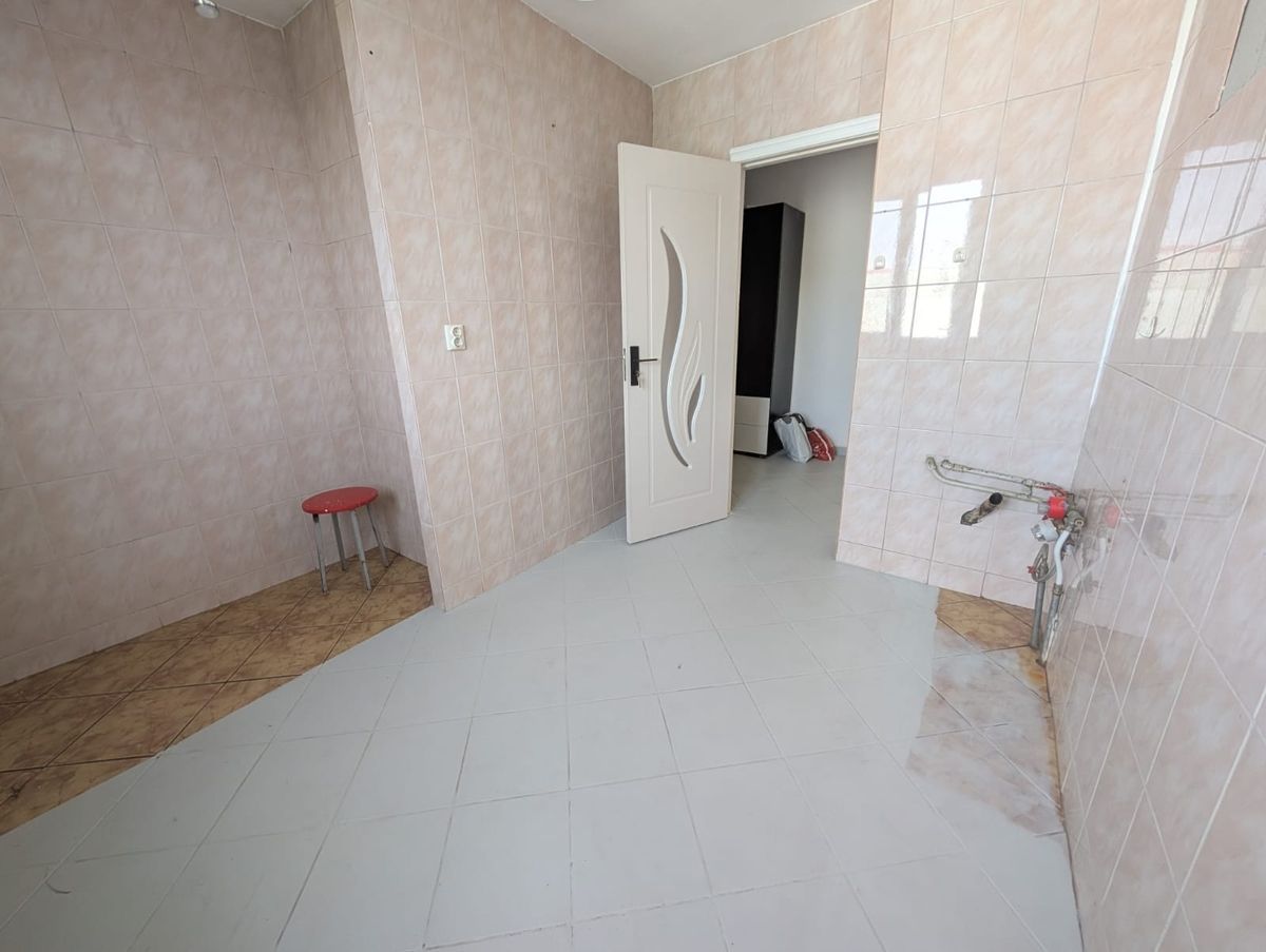 Vanzare Apartament 4 camere, 81 mp, balcon, bloc reabilitat, Rahova - Poză 3