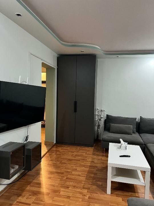 3 cam decomandat modern metrou Eroii Revolutiei S316 - Poză 2