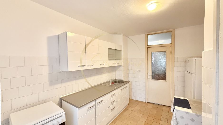 Apartament 3 camere spațios – Confort și accesibilitate, Zona Soarelui - Poză 8