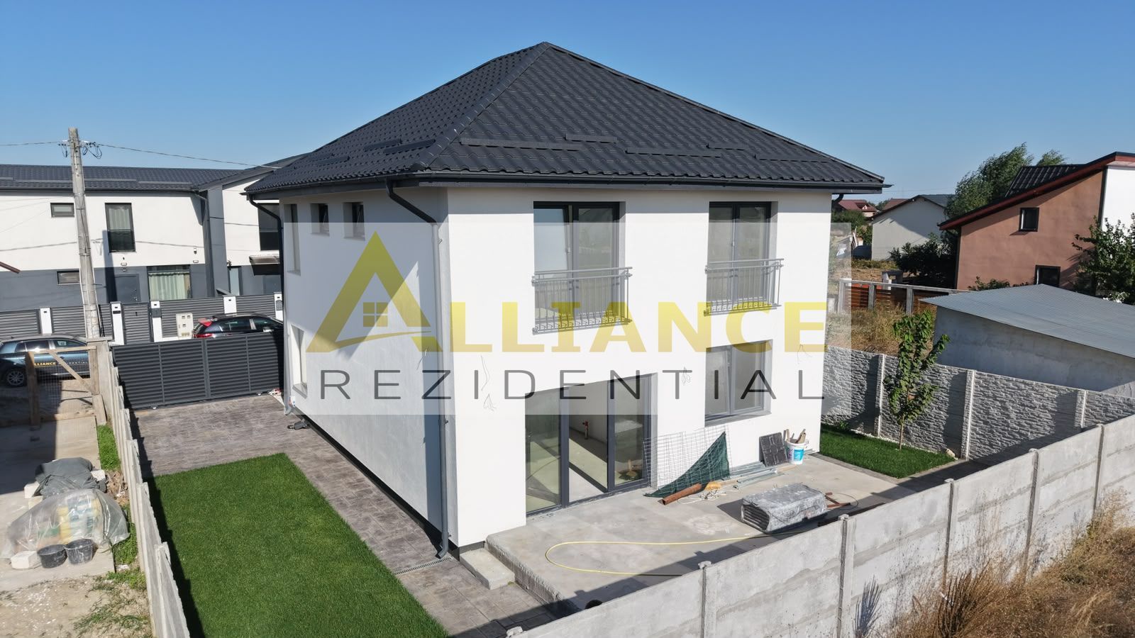 VILA INDIVIDUALA MODERNA -4 CAMERE-3 BAI-STR.AVIATORILOR - Poză 2