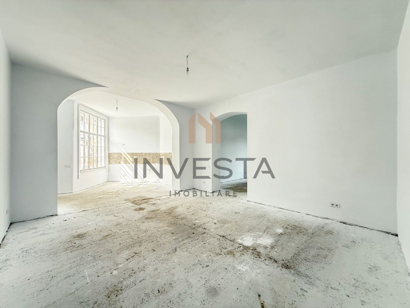 Casa semifinisata de vanzare pe strada Brasov! - Poză 1