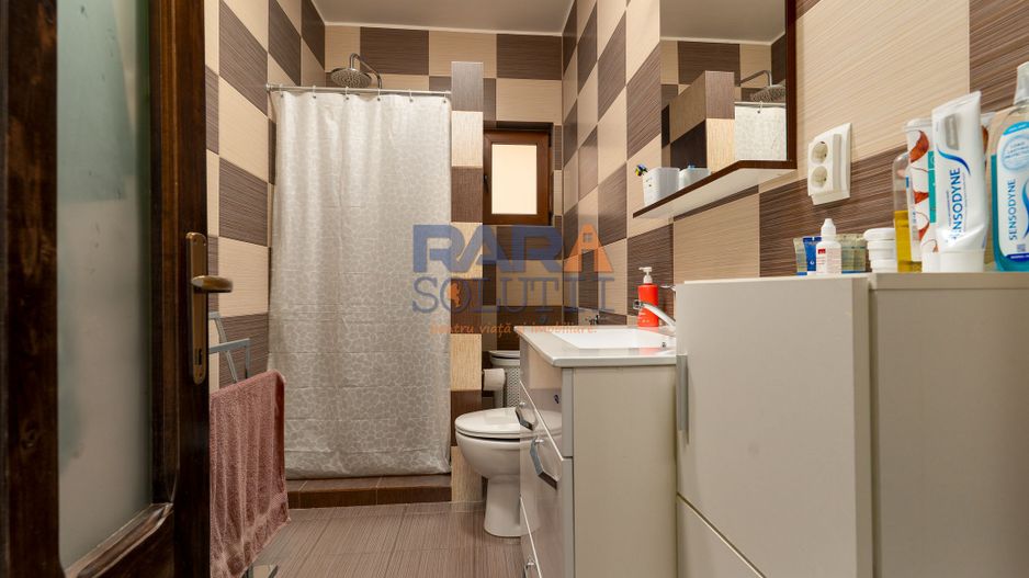 Casă 2013, teren 1366 mp, zonă centrală - Poză 5