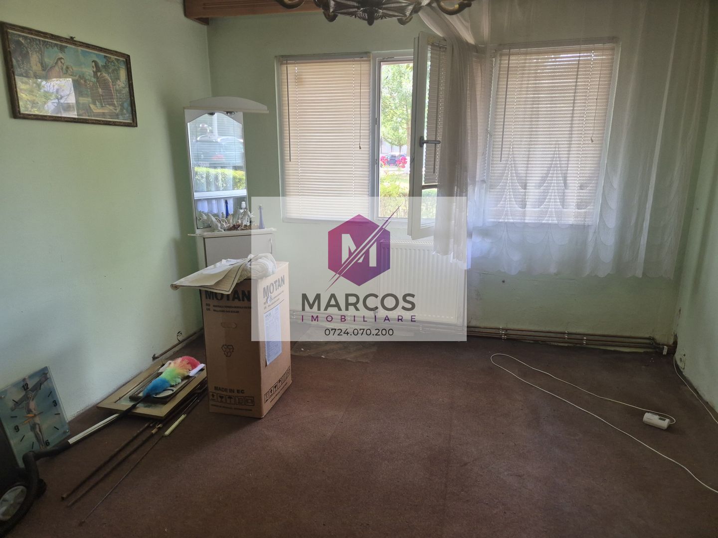 Vand apartament 2 camere zona Trandafiru - Poză 2