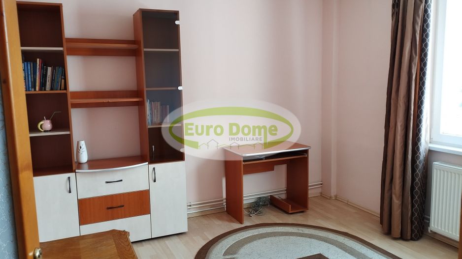Inchiriere  apartament de 2 camere decomandat - Poză 1