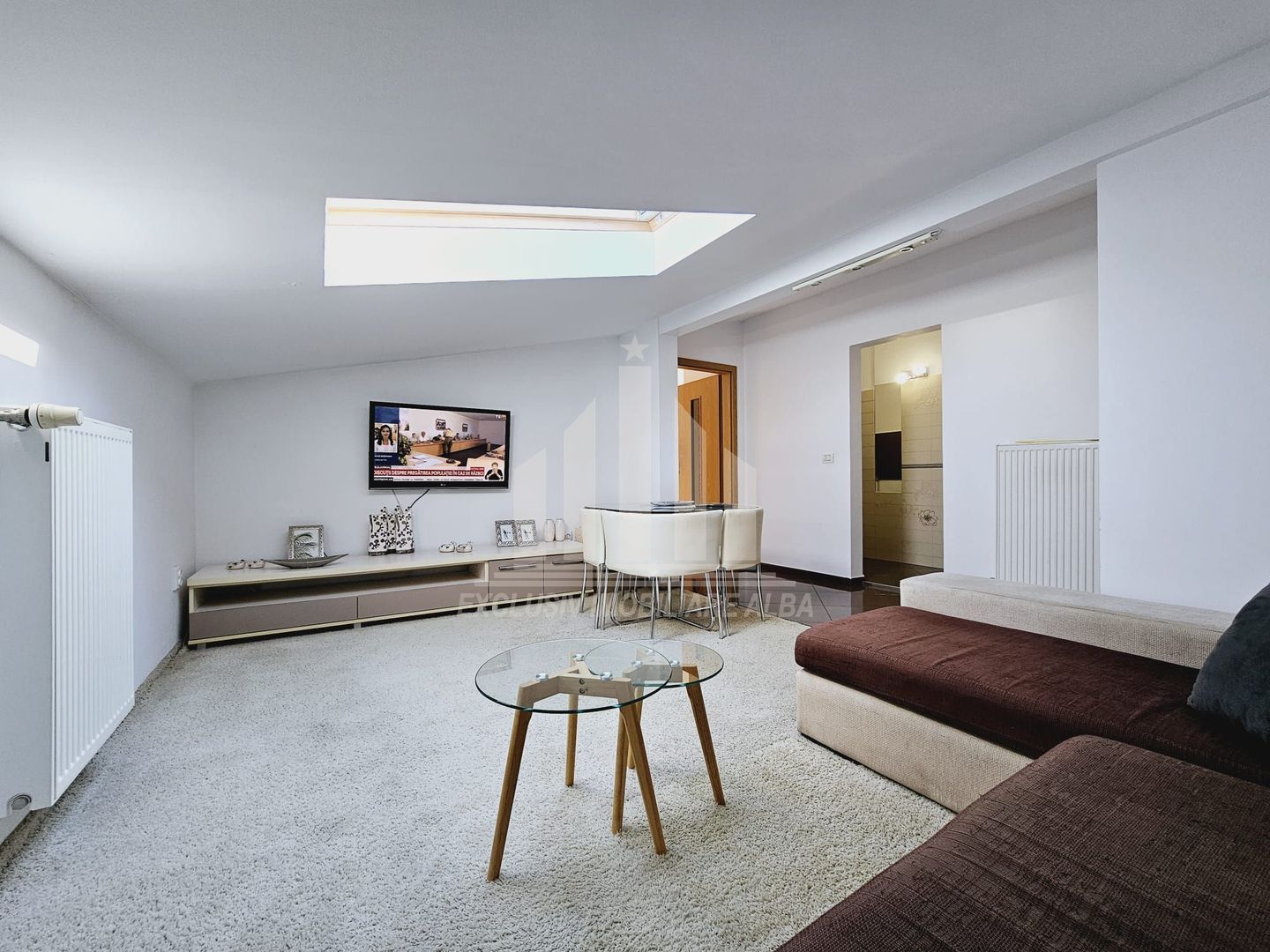 Apartament cu 3 camere decomandate, Cetate - Poză 1