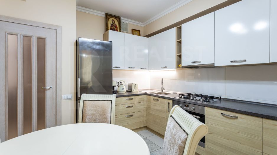 Vânzare, apartament, 2 camere+living, str. Ion Creangă, sect Buiucani - Poză 6