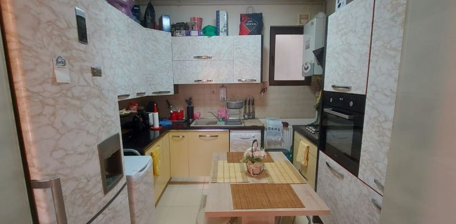 Apartament cu 3 camere pentru vanzare | curte 24 mp | Damaroaia - Poză 8