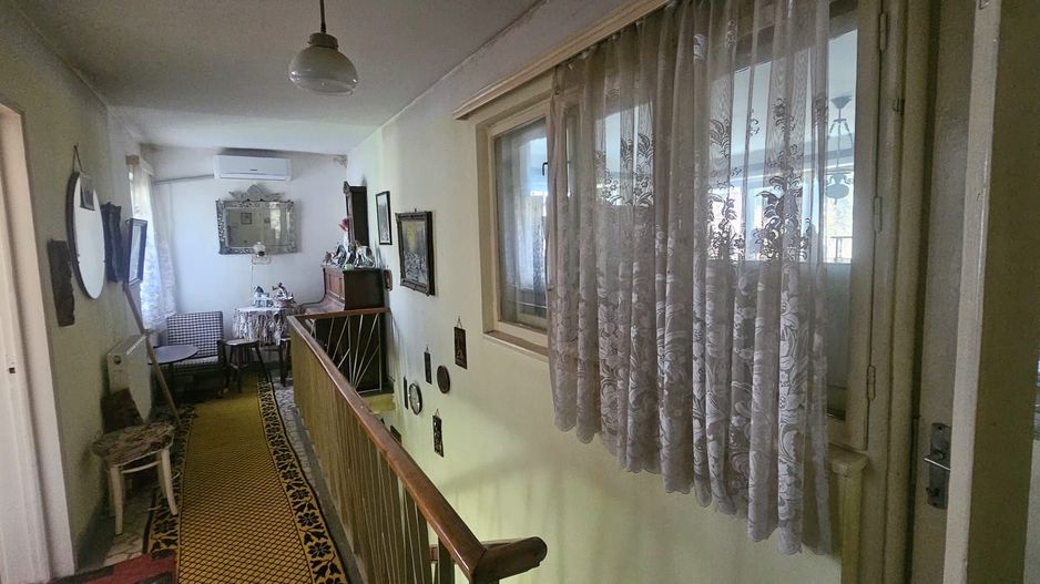 De vanzare  -  Casa P+1E - Alea Trandafirilor - 220.000 euro - Poză 8