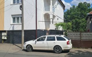 Casă de vânzare - Poză 1