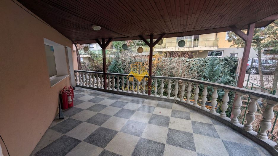 Casa/Spatiu de birou,Andrei Muresanu, 9 Camere,10 Parcari,Curte 2000mp - Poză 6