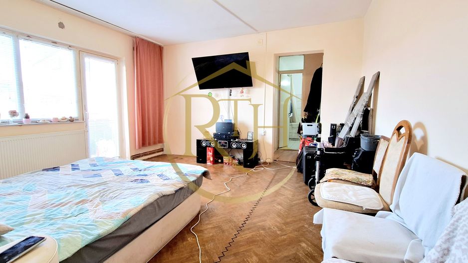 Oferim spre vanzare, Apartament cu 3 camere, Girocului, Sp. Judetean - Poză 2