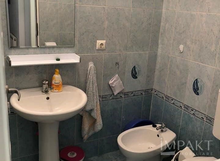 Apartament cu 2 camere langa parcul central. - Poză 11