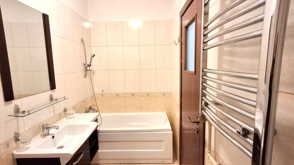 De Vanzare Apartament 2 Camere - Poză 13