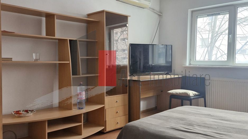 Apartament 3 camere Crangasi - Poză 1