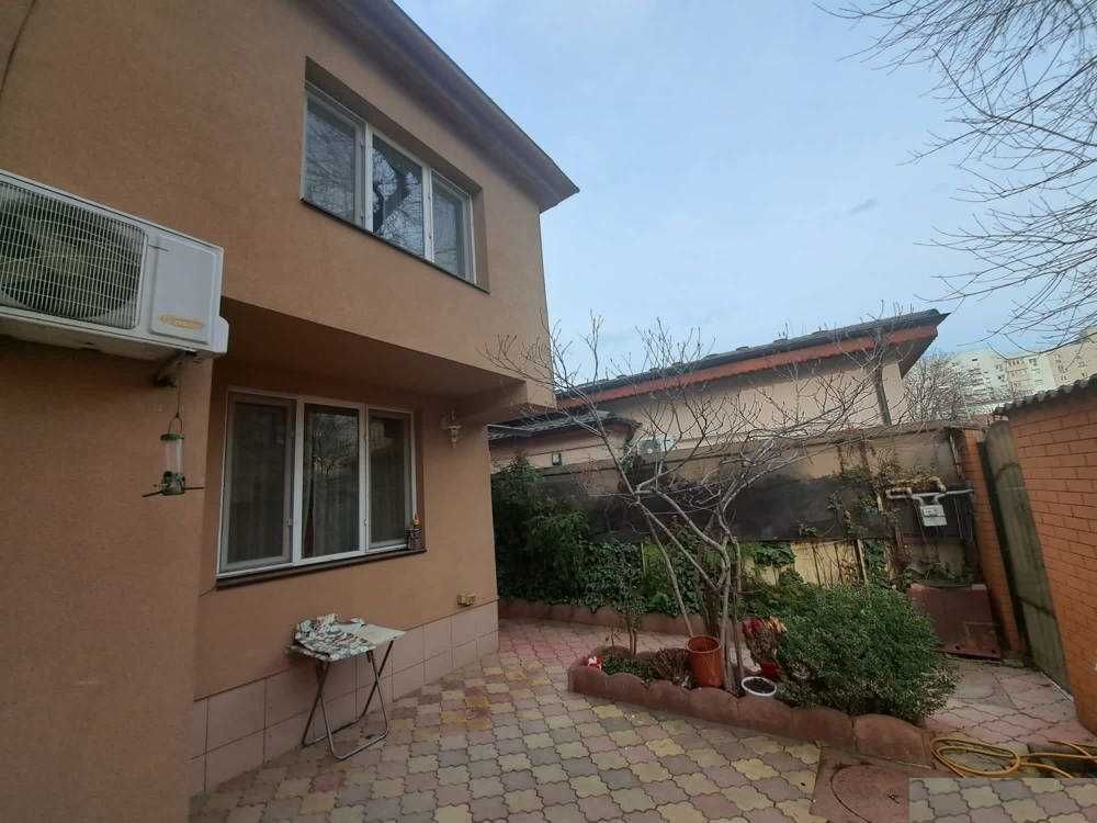 Vila, 2005,  3 camere, 2 bai in Piata Muncii - Poză 2