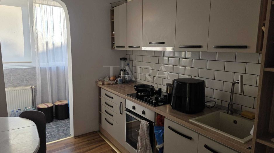 Apartament cu 3 camere, boxă, zona Zorilor, Cluj-Napoca. - Poză 2