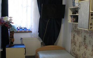 Spațiu și confort – apartament cu 3 camere decomandat în zona Florilor - Poză 3