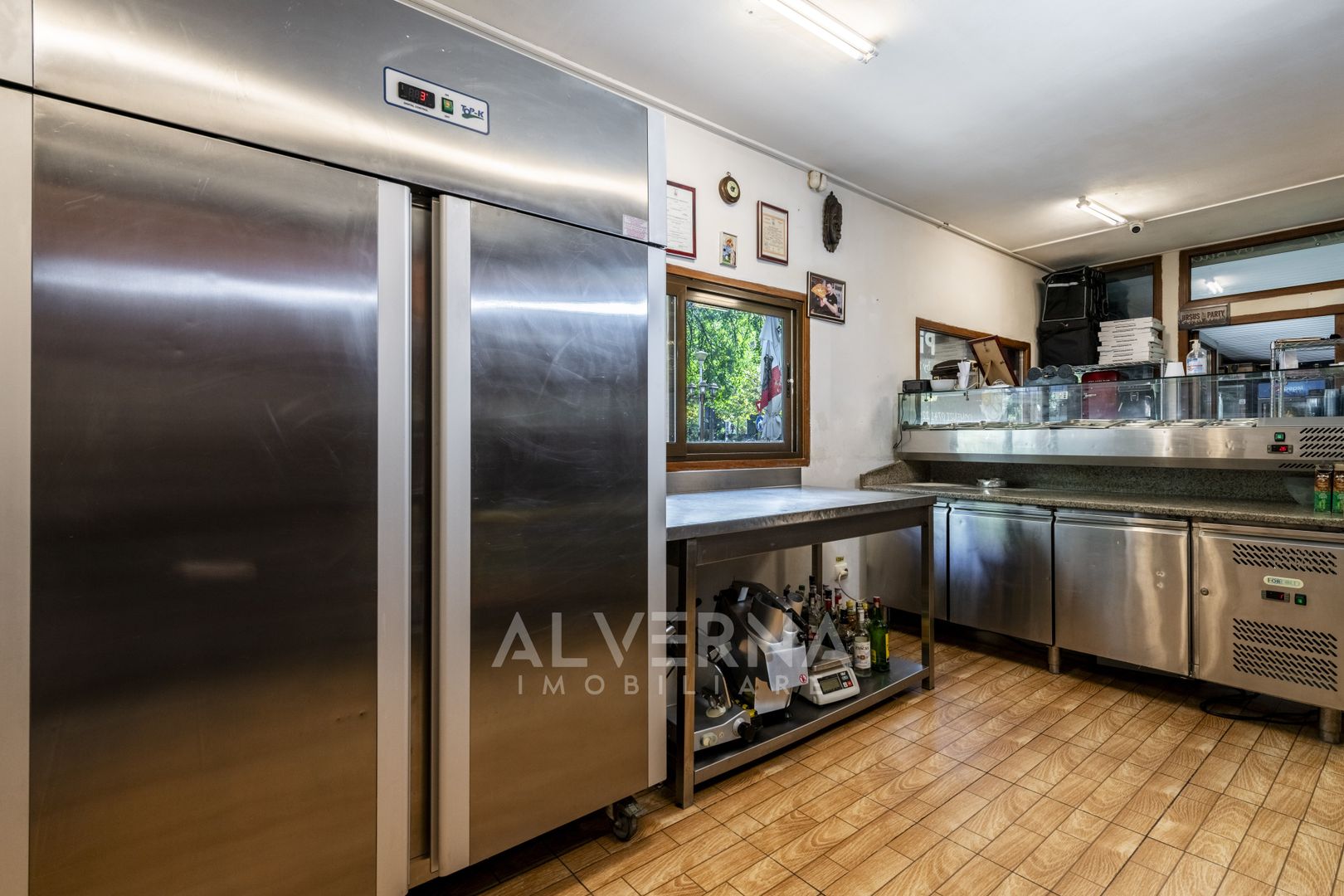 Afacere / Pizzerie de vanzare complet echipata + terasa | Camil Ressu - Poză 10