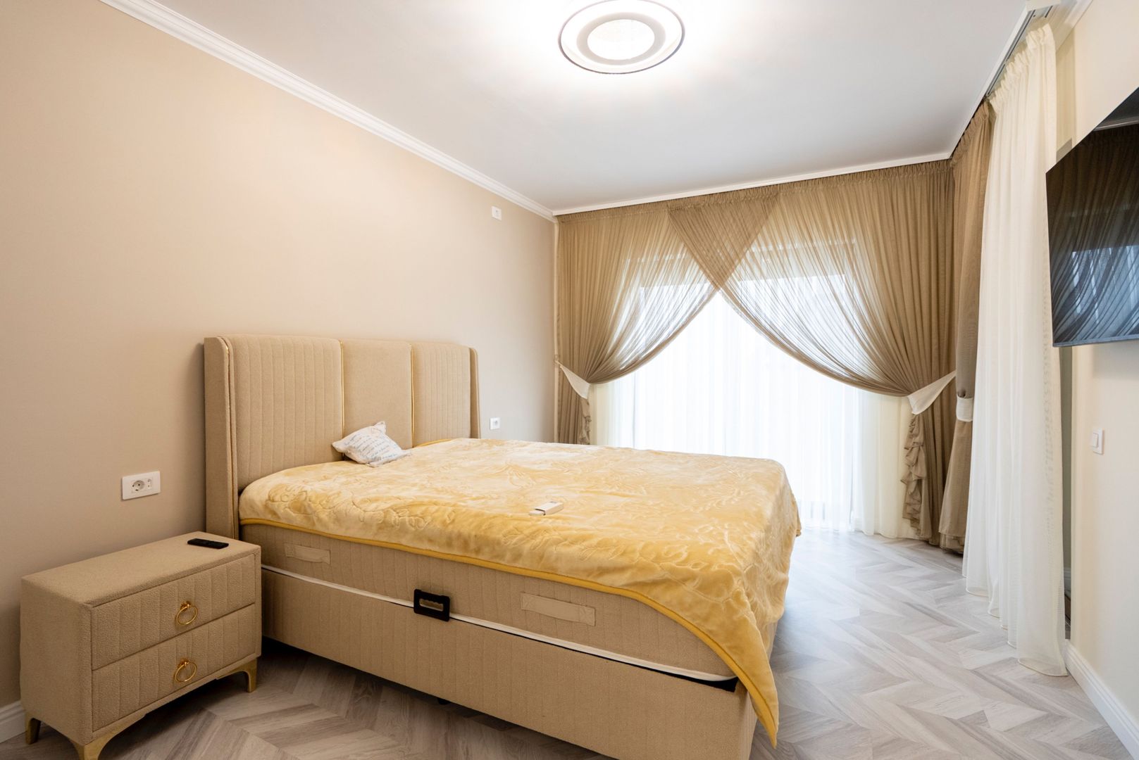 Casa lux Santandrei 3 dormitoare 2 bai 2 terase 2 bucatarii - Poză 5